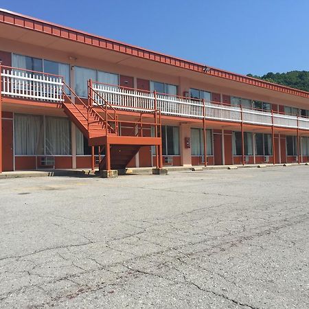 Daniel Boone Motor Inn Пайквилл Экстерьер фото