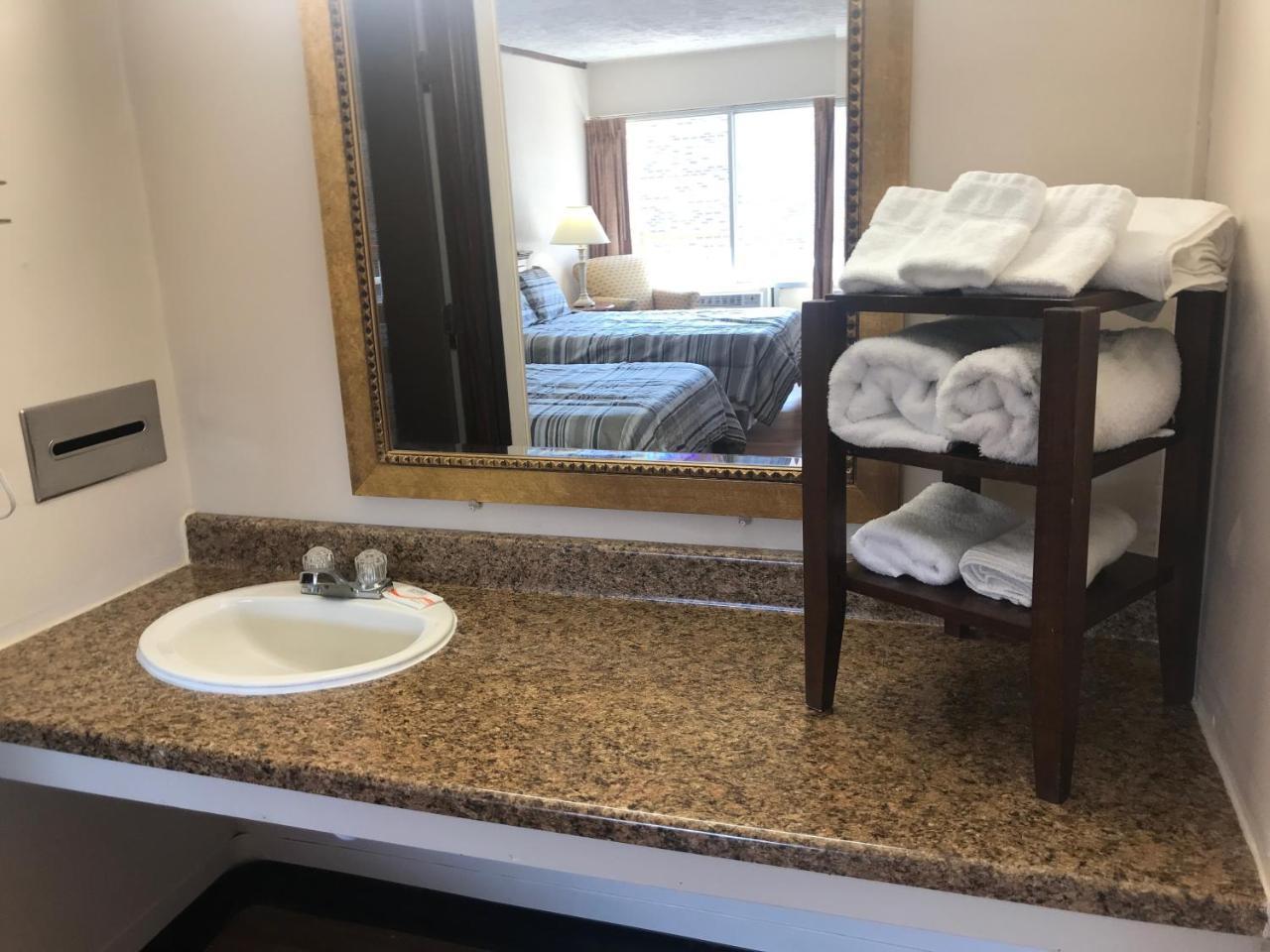 Daniel Boone Motor Inn Пайквилл Экстерьер фото